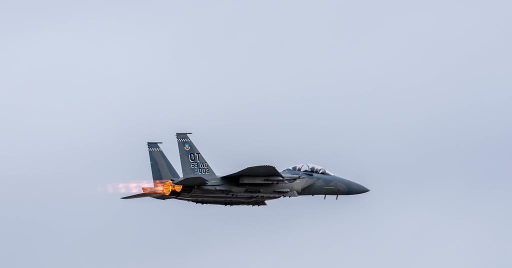 113023_f15exinalaskacusaf_1004