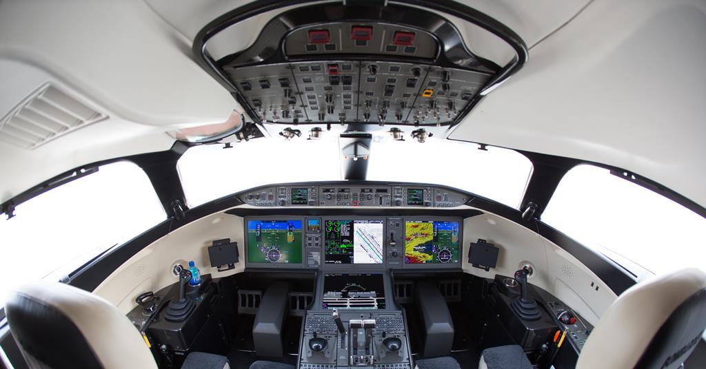 airplane cockpit floor plan