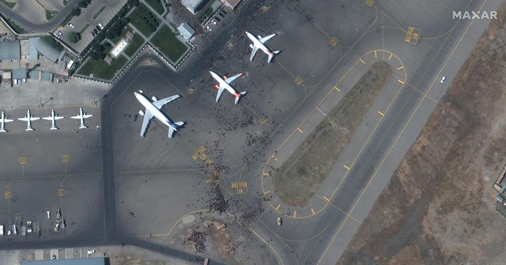 Satellite Imagery Shows Crowds Aircraft At Kabul Airport News Flight Global [ 536 x 1024 Pixel ]