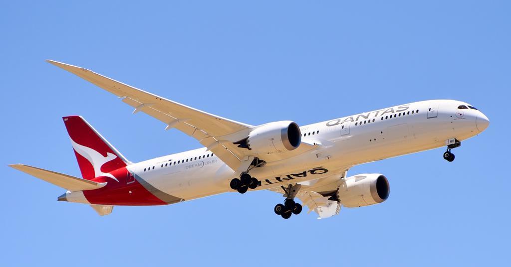 Qantas mengoperasikan penerbangan internasional pertama setelah perbatasan dibuka kembali |  Berita