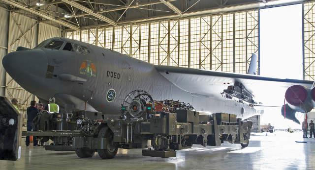 Boeing Upgrades B-52s With Internal Smart Weapons | News | Flight Global