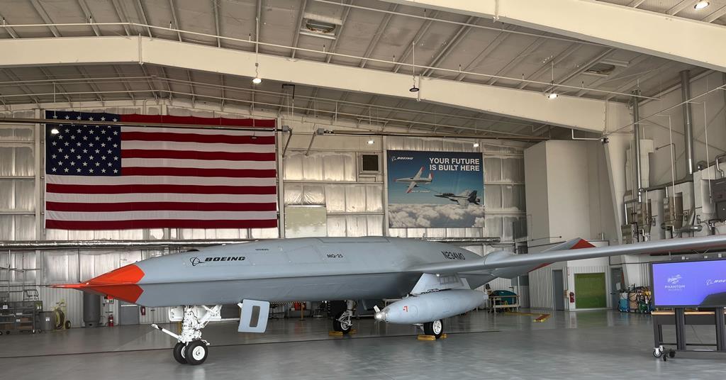Boeing autonomous best sale fighter jet