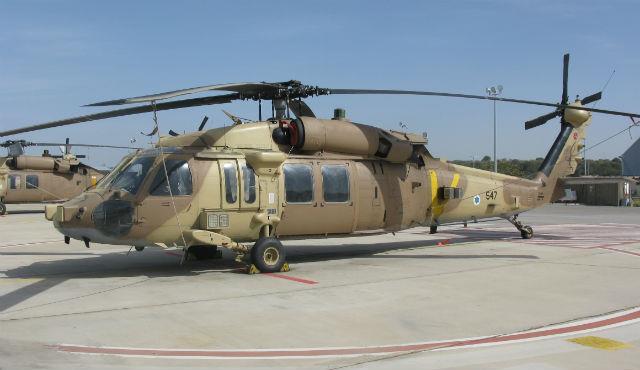 Israeli Black Hawk crews hone flying tactics | News | Flight Global