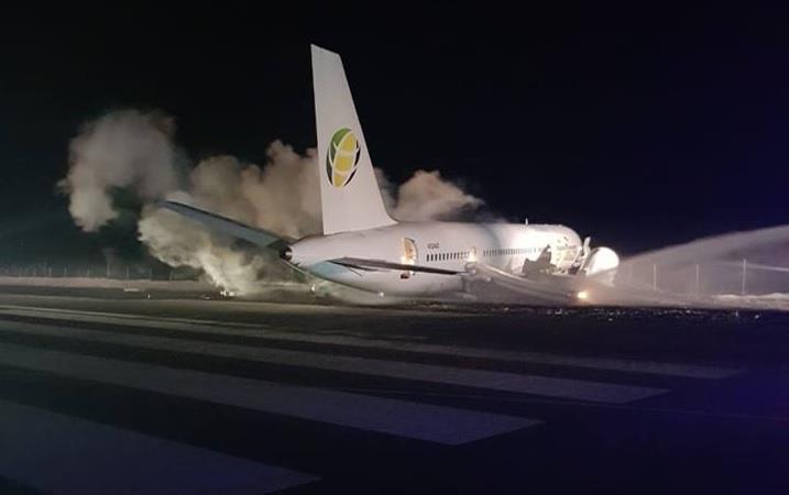 Dual hydraulic system failure preceded Fly Jamaica 757