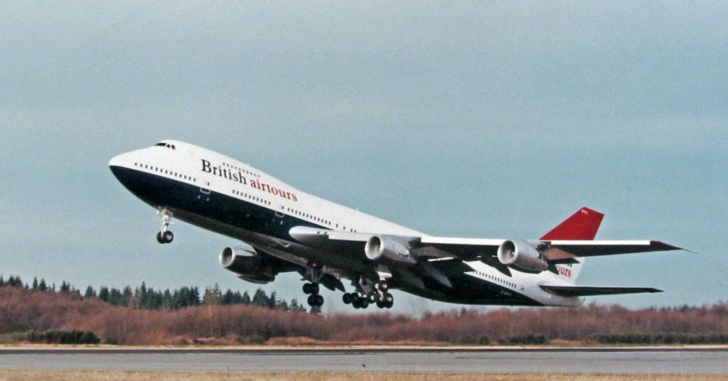 british airways 747 taking off