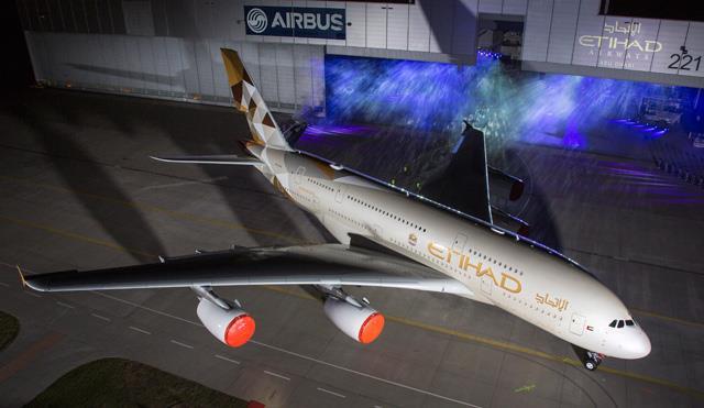 File:A plane from the ETIHAD Airways (UAE) in the blue paint of