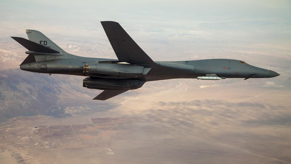 B-1B Pylon Work Sets Stage For Hypersonic Weapons Carriage | News ...