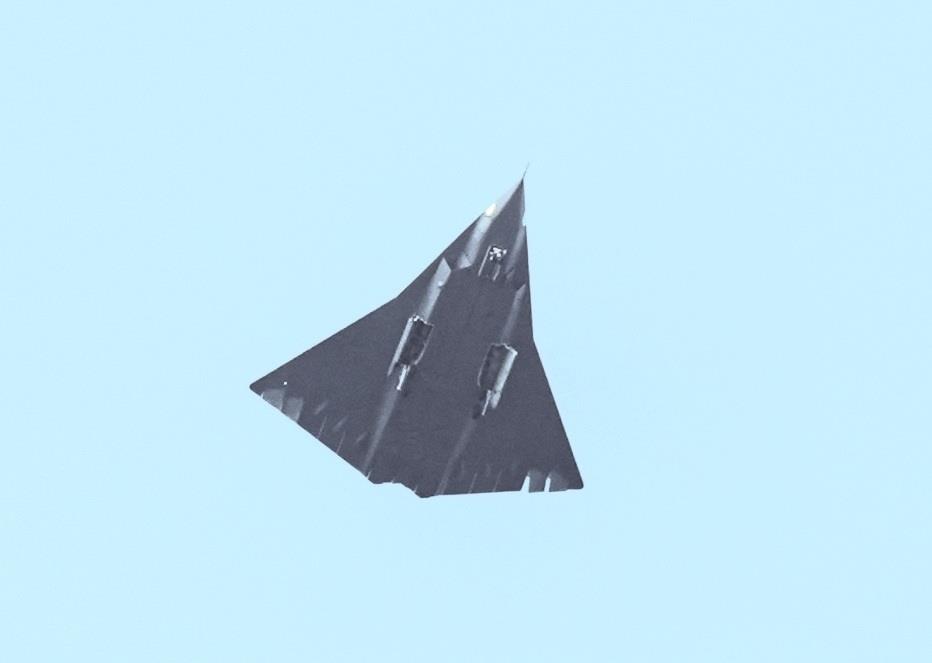 China Unveils Two Advanced Combat Jets in Honor of Mao Zedong