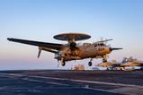 E-2D carrier landing c US Navy