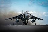 USMC AV-8B Harrier c USMC