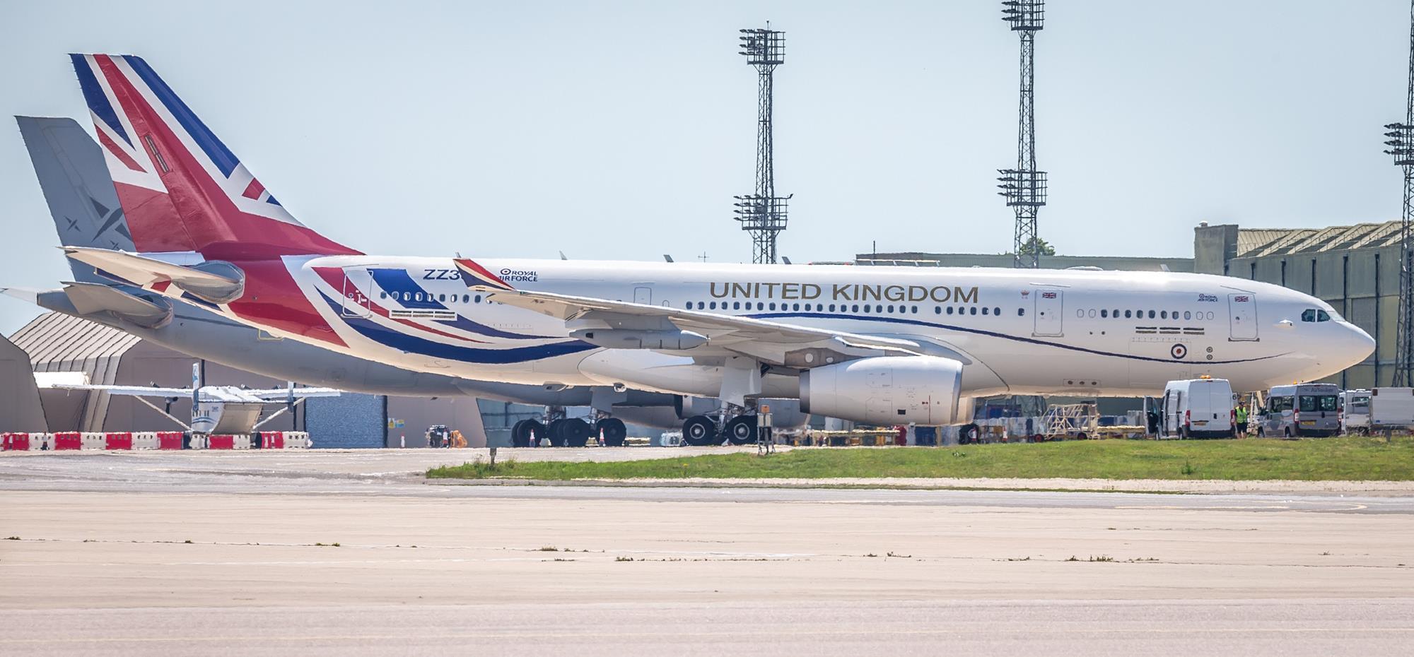 Wallpaper Vip Voyager Touches Down With Union Flag Livery News Flight Global For iPhone