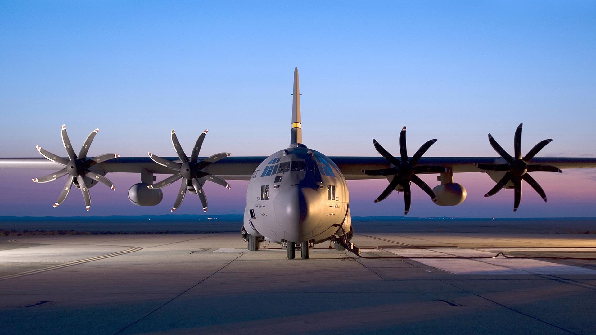 Collins upgrades Chilean air force C 130s with eight blade props