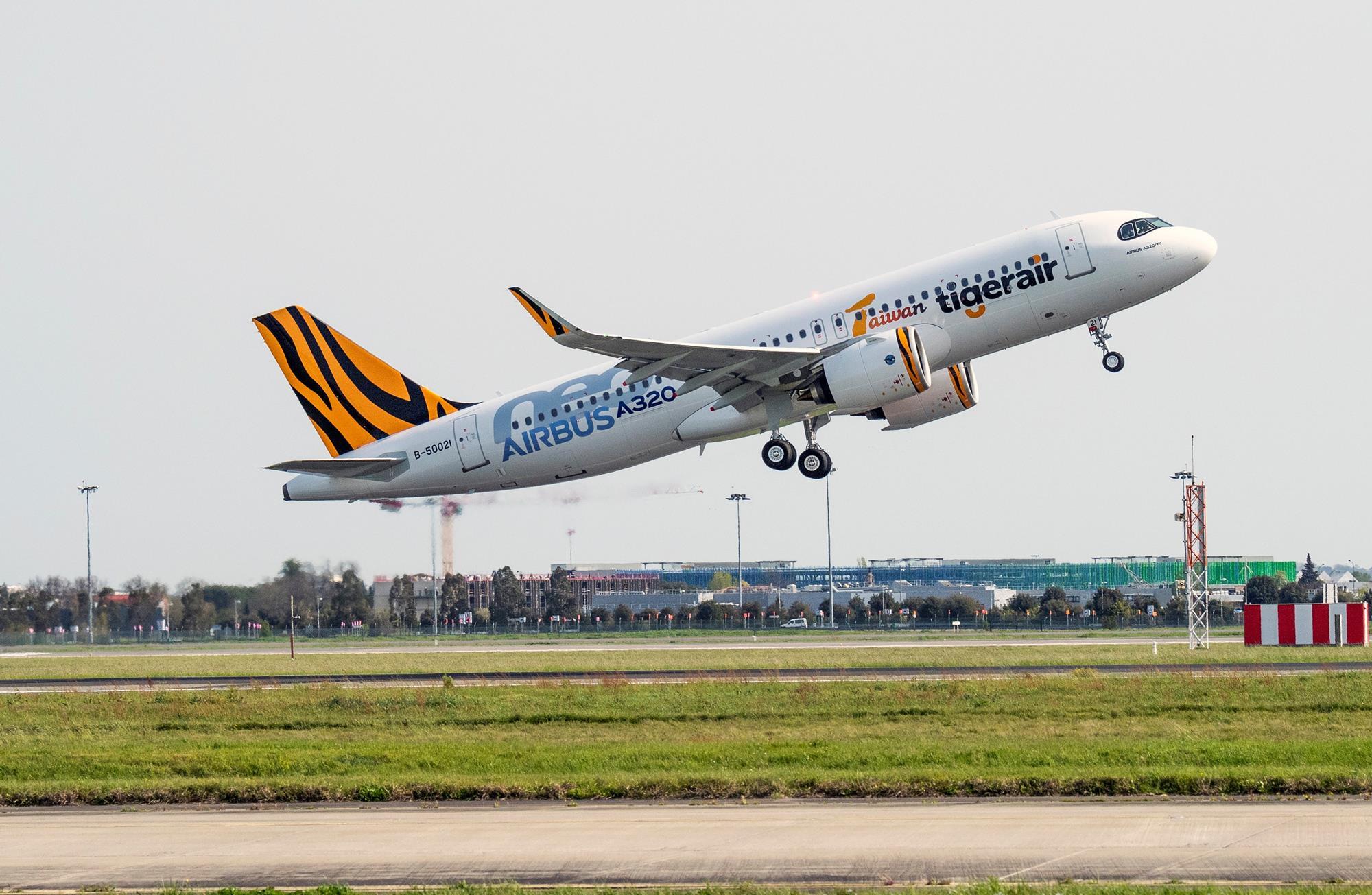 ScaleModelStore.com :: JC Wings 1:400 - XX4981 - Tigerair