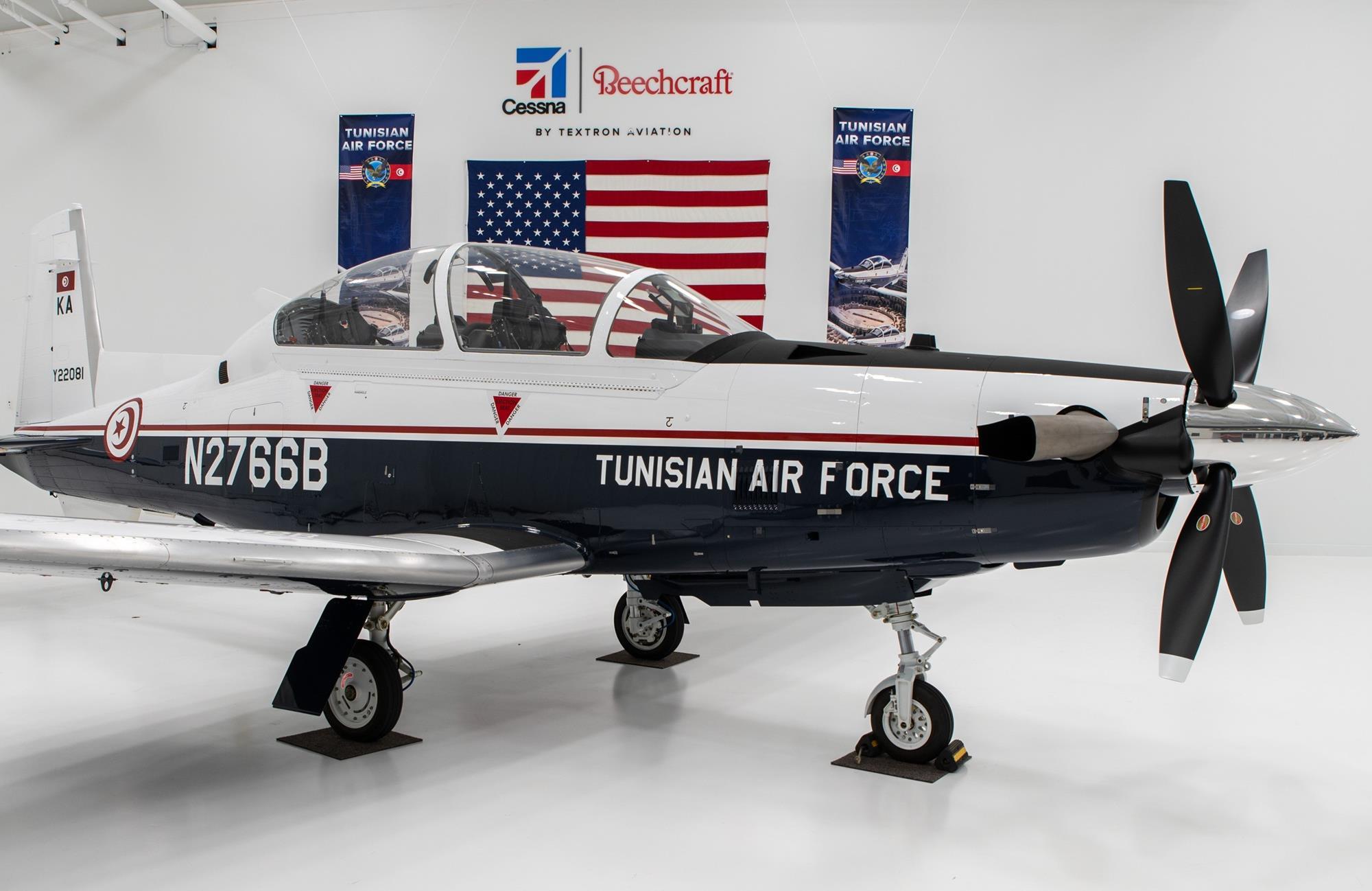Tunisian Air Force receives first of 8 T-6C trainers from Textron -  Breaking Defense