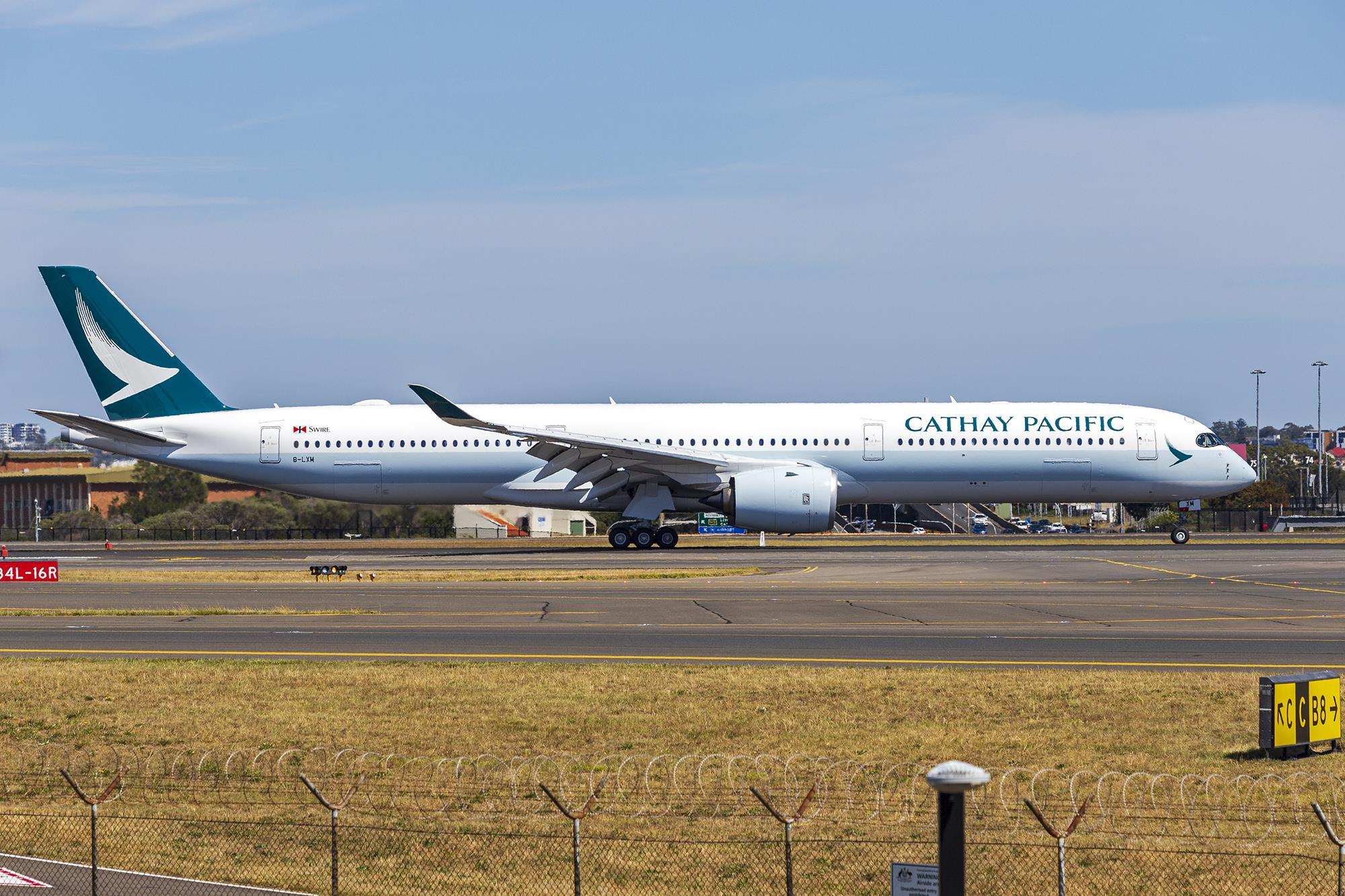 Cathay pacific left item on plane outlet