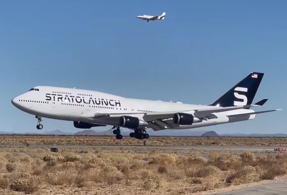 Stratolaunch prepares to introduce ex-Virgin Orbit 747-400 to