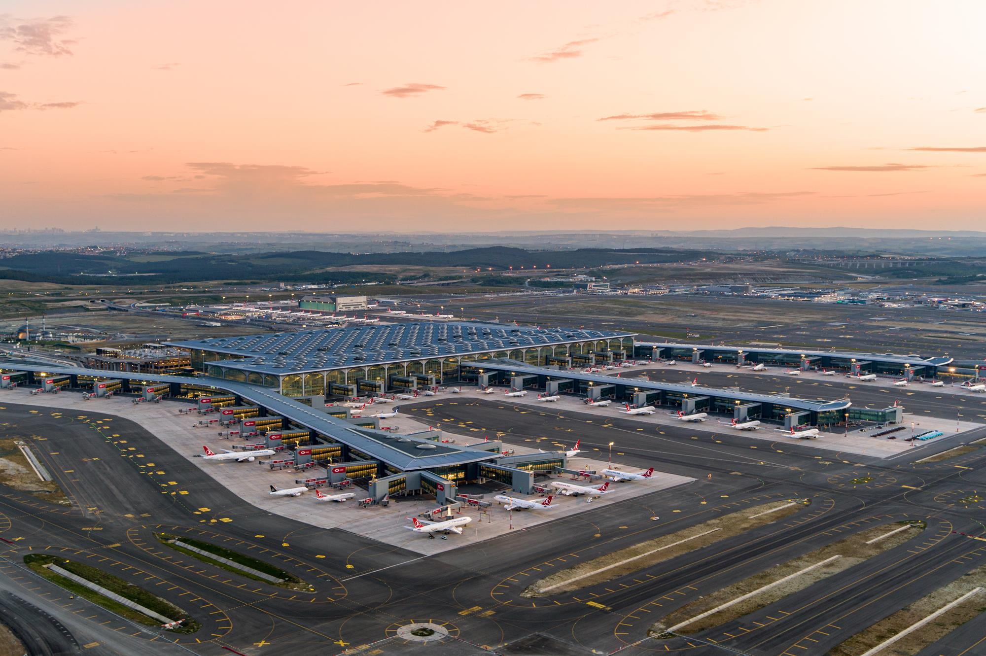 Paris' Charles de Gaulle 'rudest airport in Europe