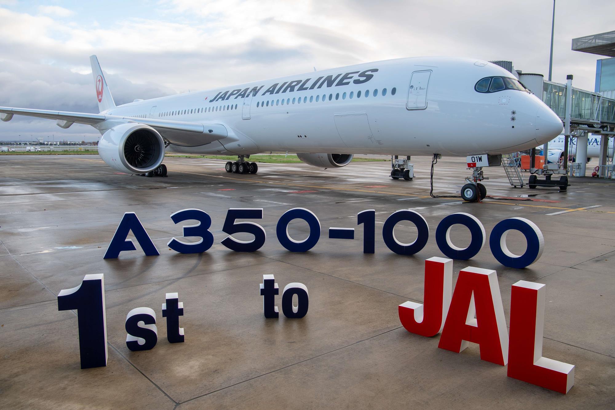 JAL takes delivery of first A350-1000 | News | Flight Global