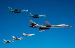 B-1B formation