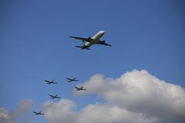 Aer Lingus jet flying in formation with the Irish 