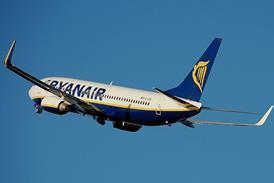 Ryanair 737-800-c-Adrian Pingstone Creative Commons