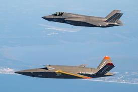 XQ-58 Valkyrie with F-35 c Kratos