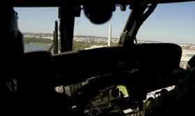 UH-60 over Potomac c US Army