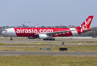 AirAsia_X_(9M-XXI)_Airbus_A330-343_at_Sydney_Airport