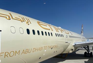 Etihad 787-9 at Dubai air show