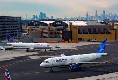 United Jetblue -c- EQRoy_Shutterstock