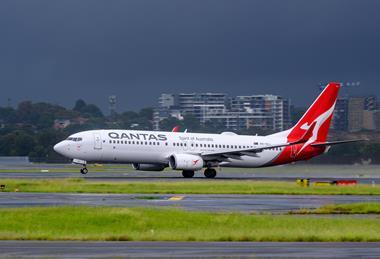 Qantas 737-800 A Periam Photography Shutterstock