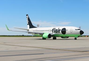 Flair 737-800-c-Raesoll Creative Commons