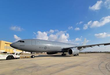 CC-330 c Canadian DND