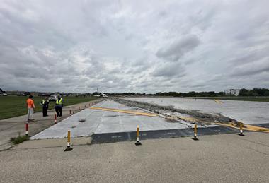 Gulfstream G150 overrun Chicago Executive