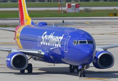 SW737800-c-AirTeamImages