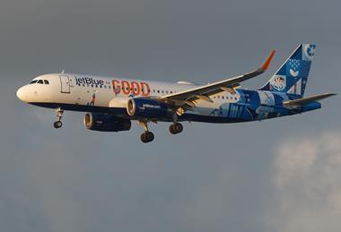 N809JB-c-AirTeamImages