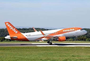 EasyJet A320-c-Adrian Pingstone Creative Commons