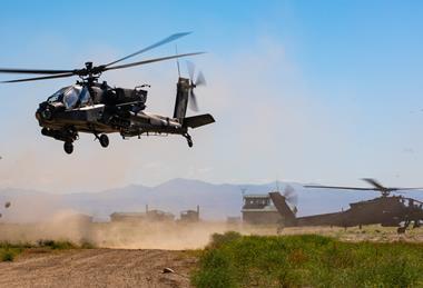 AH-64D c US Army