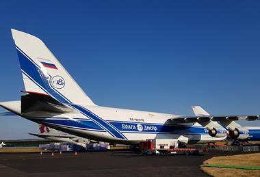 An-124 RA-82078 at Farnborough-c-Greg Waldron