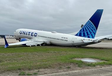 United 737 Max 8 off taxiway in Houston