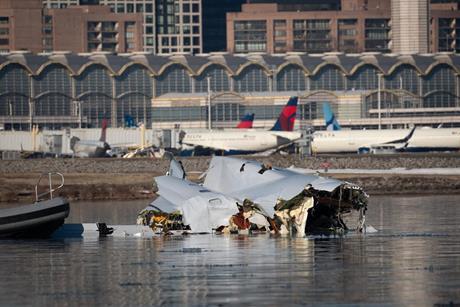 AA 5342 wreckage in Potomac c US Coast Guard