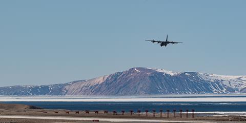 RCAF C-130 lands at Pituffik space base c NORAD