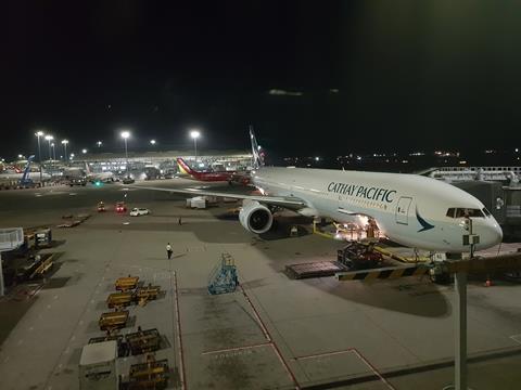 Cathay 777-300