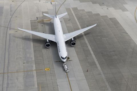 Air Canada_B777-300ER-4