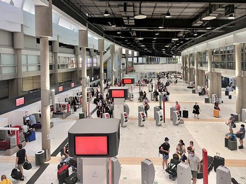 Brisbane_Airport_Qantas_domestic_terminal,_2022,_04