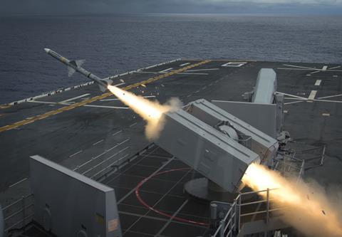 Sea Sparrow launch c US Navy