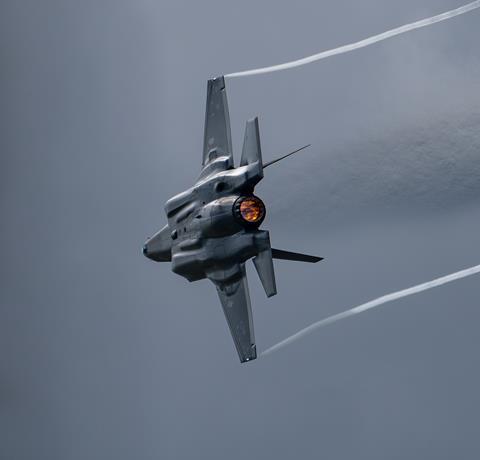 F-35 turn