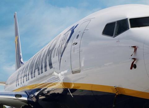 Ryanair 737-c-Ryanair