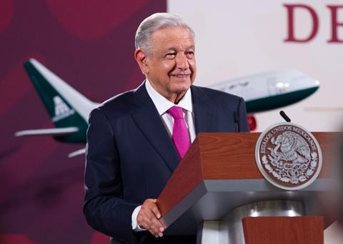 Mexicana deal Mexican president-c-Mexican government