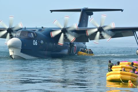 JMSDF_US-2_救出飛行艇_演習中